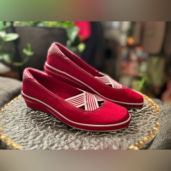NEW Grasshoppers Nantucket Red Comfort Flats • Size 8M • Canvas Slip-On Shoes - Picture 5 of 17